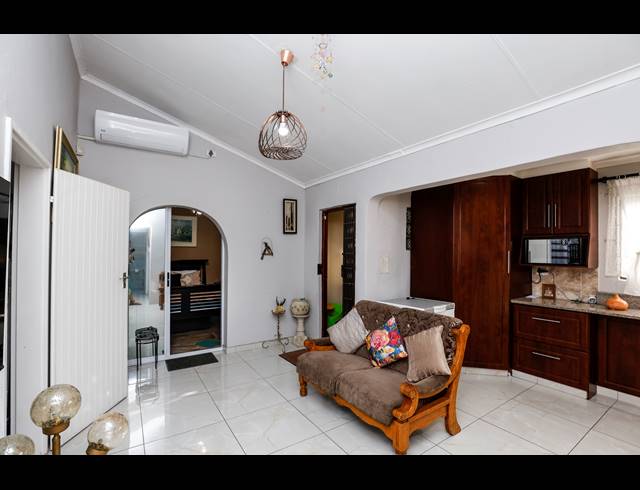 4 BEDROOM HOUSE FOR SALE IN HILLGROVE